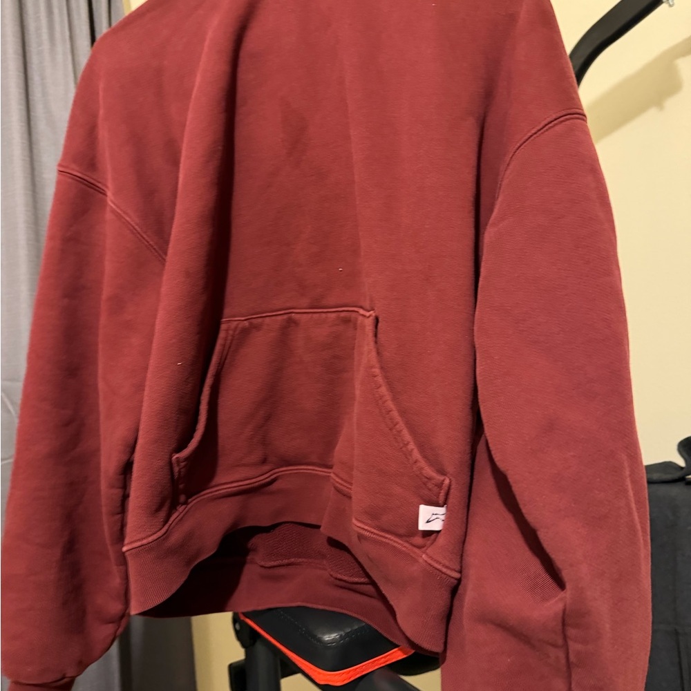 Men's Burgundy Crewneck Sweater Akimbo club